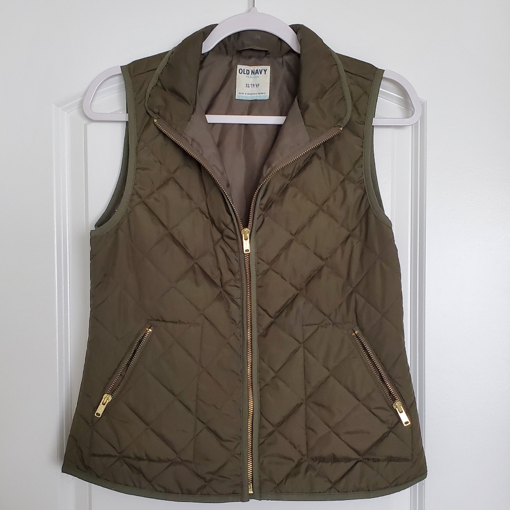 🎉 3 for $25 Old Navy Green Puffy Vest